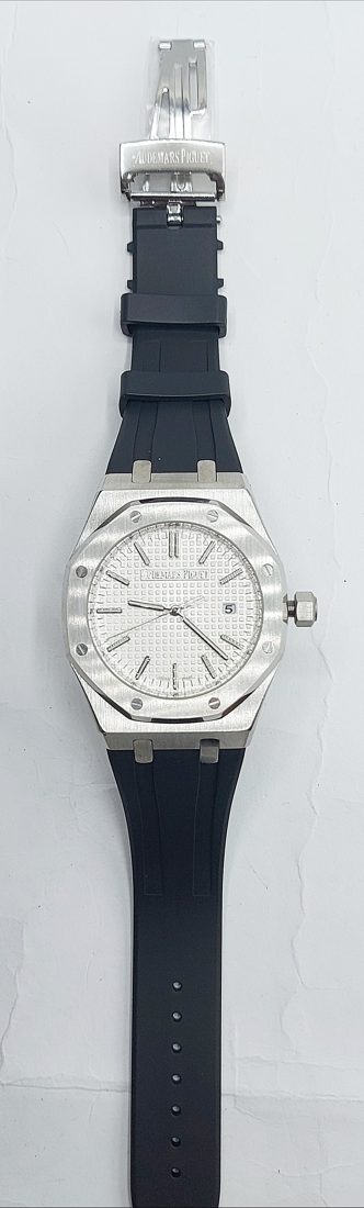 Audemars Piguet Royal Oak — Srebrni brojčanik, crni gumeni remen
