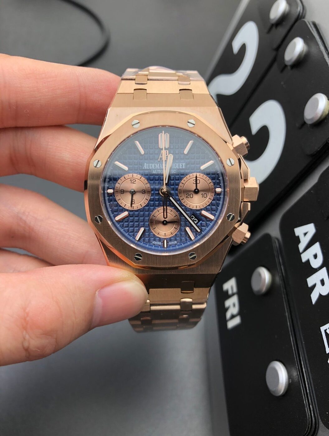 Kolekcija B Ref. RO-107 — Rose gold kronograf s plavim brojčanikom